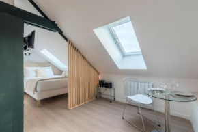 Studio sous les combles côté cour, parking gratuit